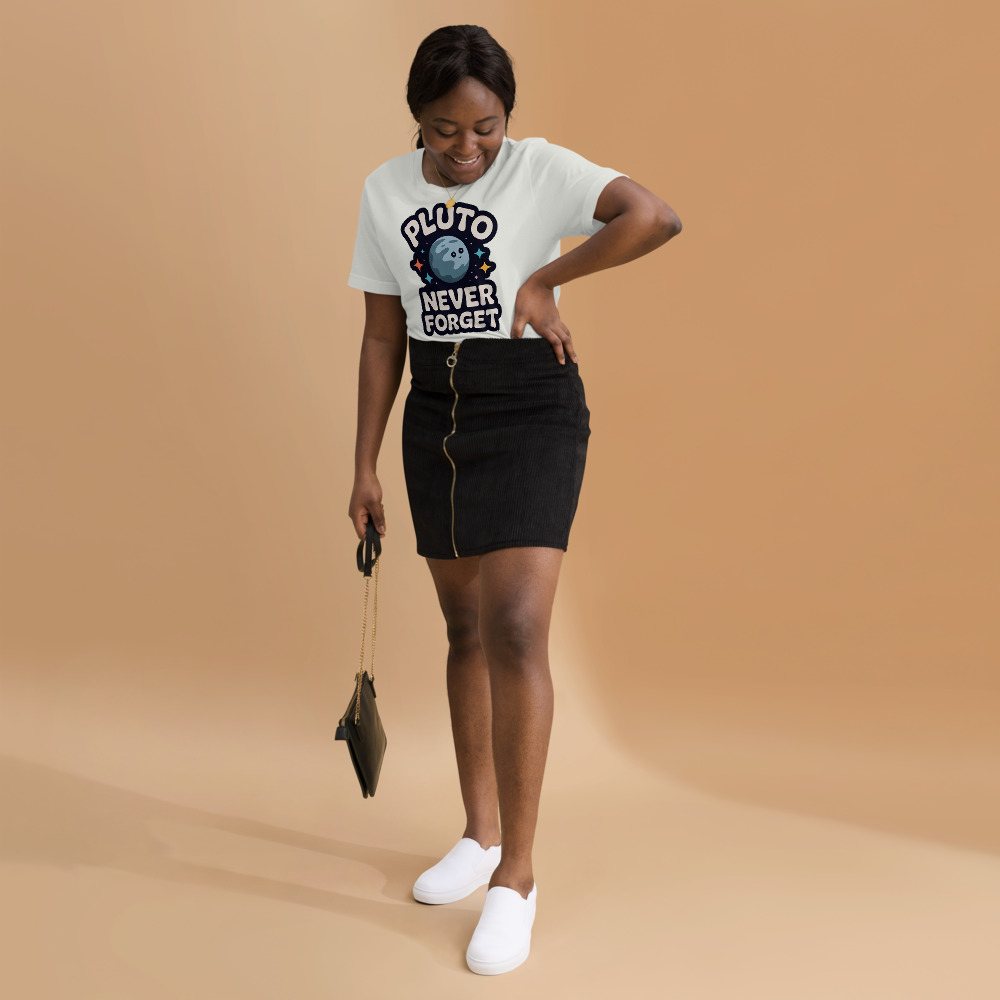 Planetinio Pluto Never Forget Tee Front